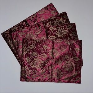 Red Metallic Poinsettia Placemats Set Of 4 NEW Brownstone Gallery Holiday